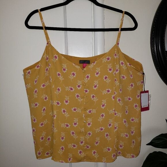 Vince Camuto Faux Button Front Floral Cami Top - Picture 2 of 9
